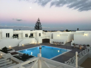 Гостиница Flower beach suites 17  Плайя Онда
